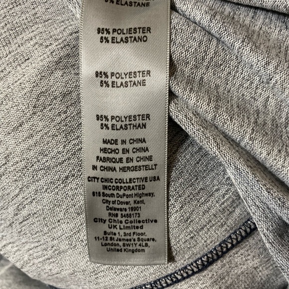 Avenue NWT women’s plus size 26/28 long sleeve top with shark bite hem - Picture 5 of 5